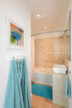 Hotel apartamentowy Buttonwood Reserve Condominiums Eleuthera